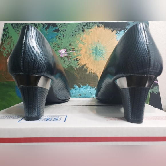 J Renee grayish-blue Shoes - Picture 8 of 9